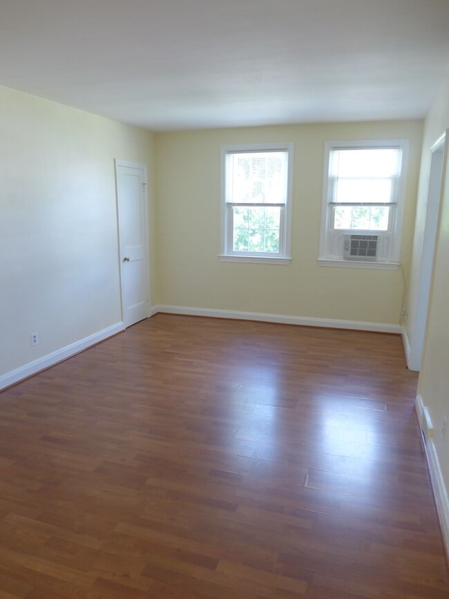 Photo - 1129 Gleneagle Rd Unit 2