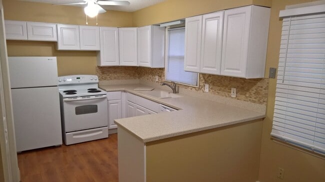 Building Photo - 1009