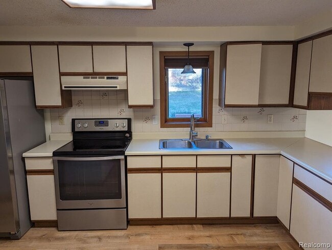 Photo - 2316 Crescent Lake Rd