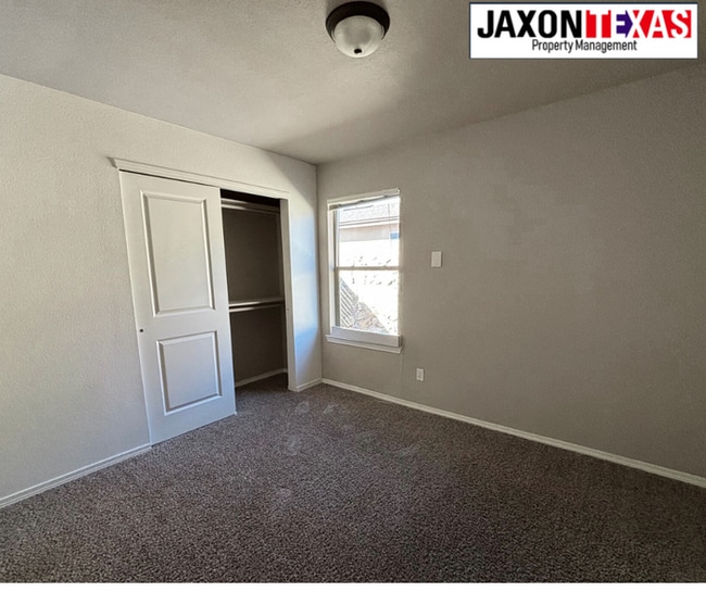 Photo - 5938 Megan St