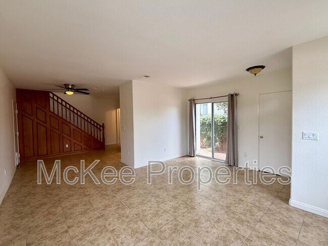 4734 E Mountain View Dr Unit 1