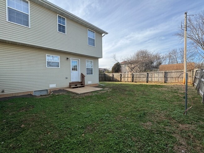 Photo - Spacious 3 bedroom, 2.5 bathroom Duplex