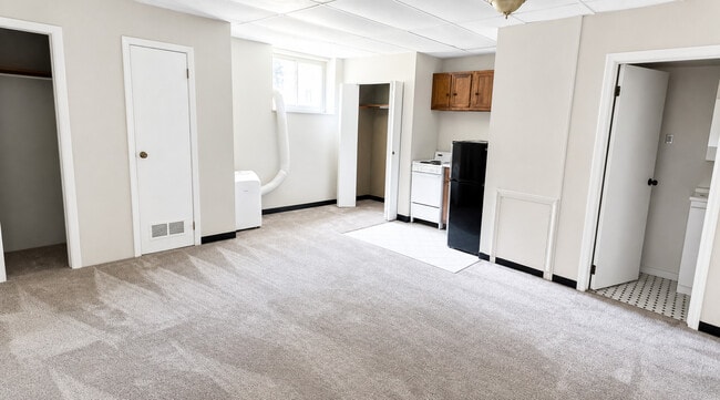 Studio - Oakland Apartments