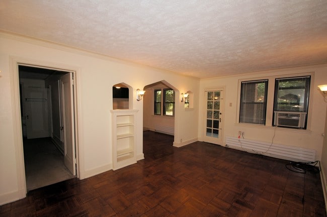 Building Photo - 783 Shady Dr E Unit 104