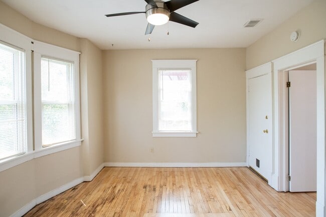 Photo - 829 E Clarke St Unit 829-2R