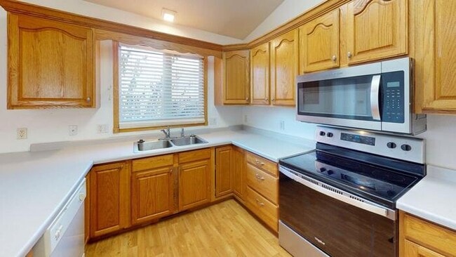 Building Photo - 3029 Stonewall Dr