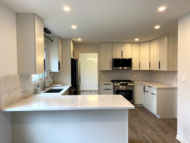 Photo - 1346 Leverenz Rd