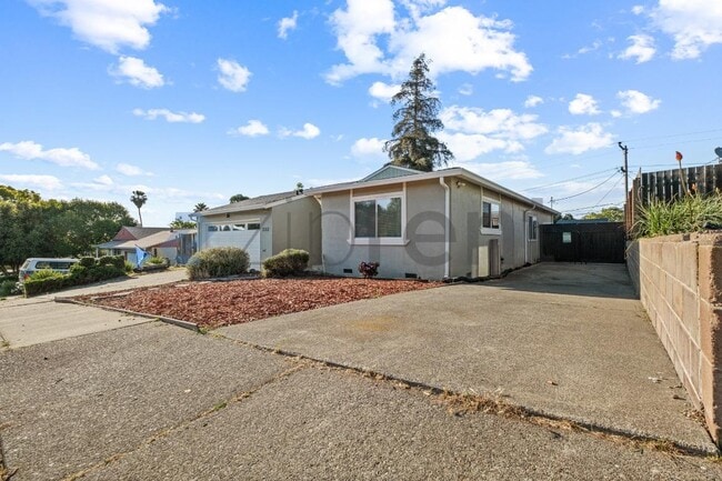 Photo - 232 Doyle Dr