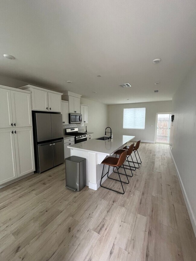 Photo - Beautiful Home for rent in Visalia, Ca