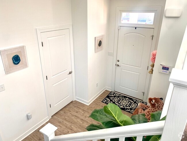Building Photo - Beautiful Newly Built Home in sought after...