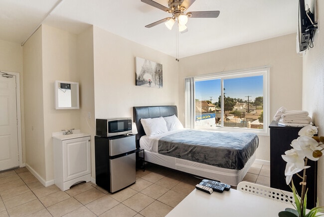 Building Photo - 5117 S Avalon Blvd Unit 205 Rental