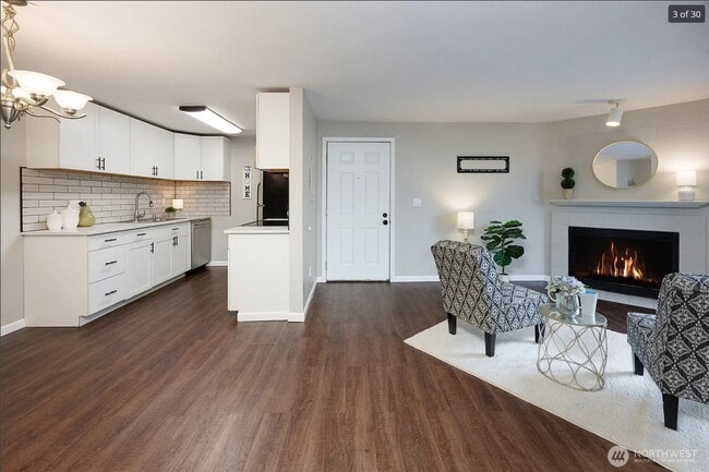 Photo - 16817 Larch Way Apartment