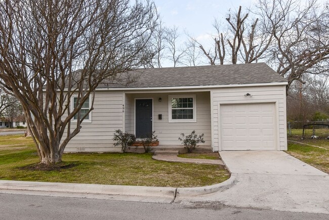 Photo - 496 Loraine Cir