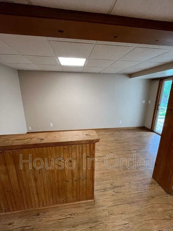 12 Looking Glass Ln