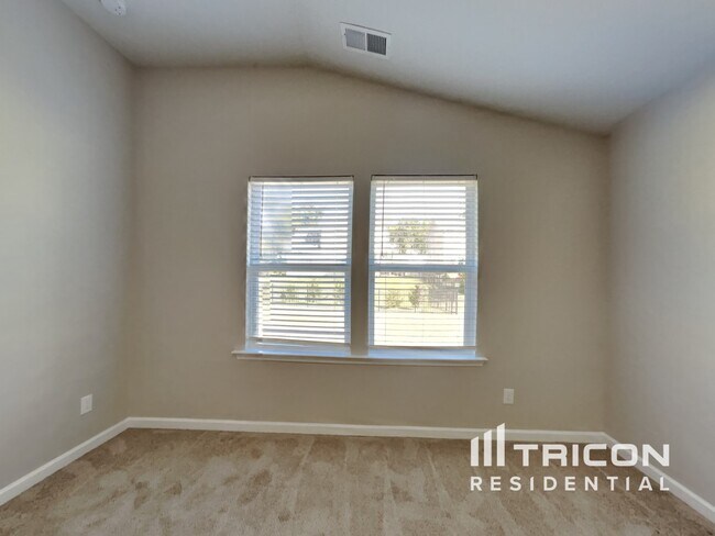 Photo - 64 Crew Clb Ct