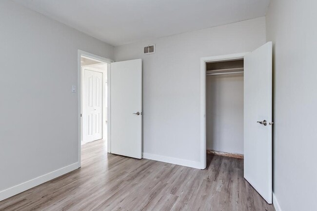 Photo - Scenic Court