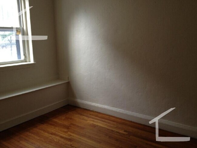 Photo - 9/1 No Fee! Garden/ground floor 1BR apartm...