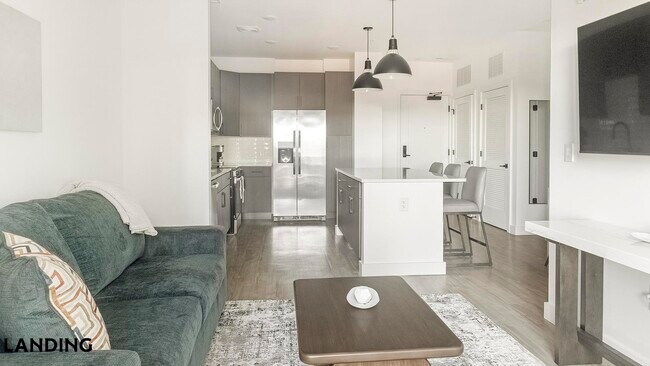 1007 S Mint St Unidad 806