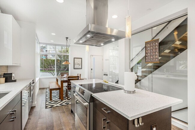 Photo - 301 Valley St Unidad SI ID1299299P