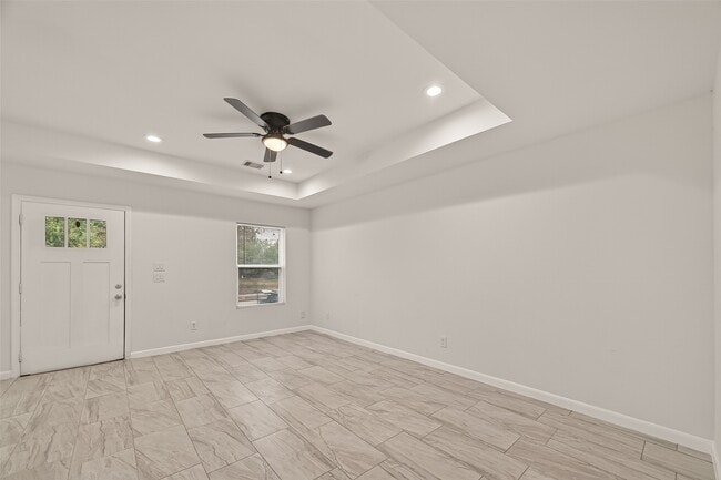 Photo - 4302 Hirsch Rd