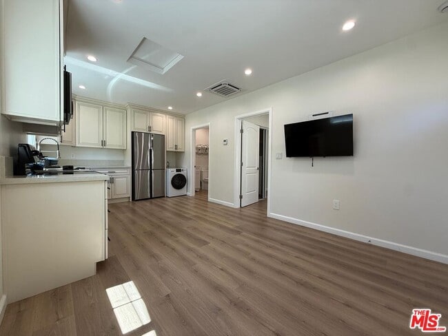 Photo - 16429 Bryant St