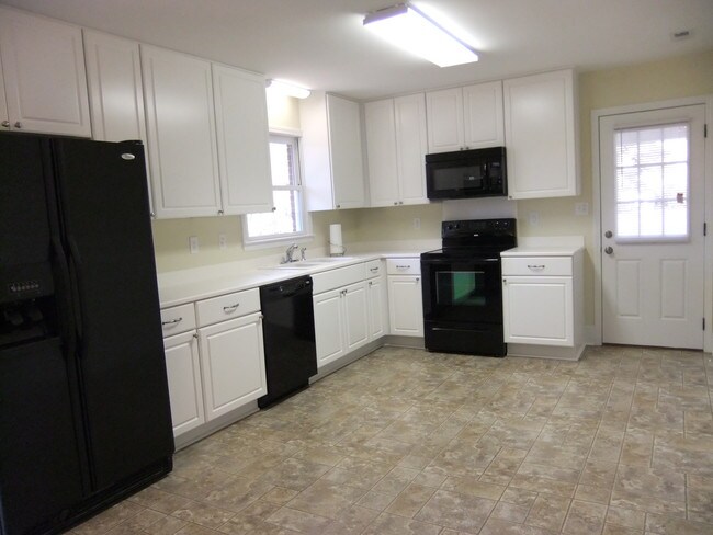 Kitchen - 1459 Legion Rd
