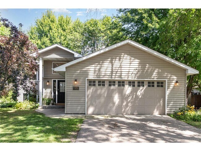 Building Photo - 8345 Grace Ct