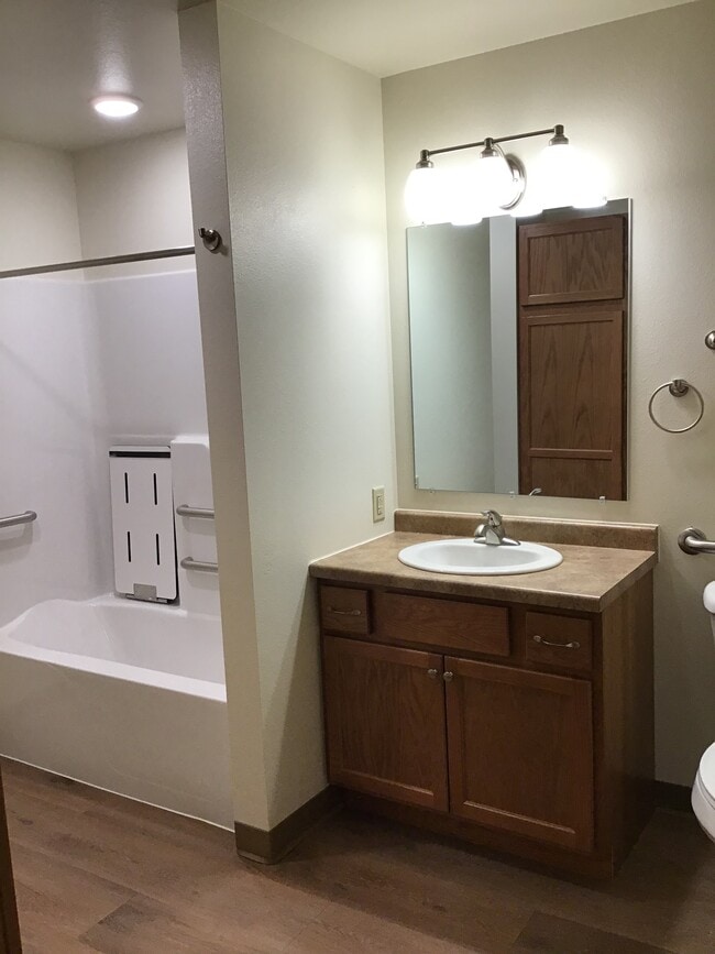 Photo - Ross Avenue Apartments