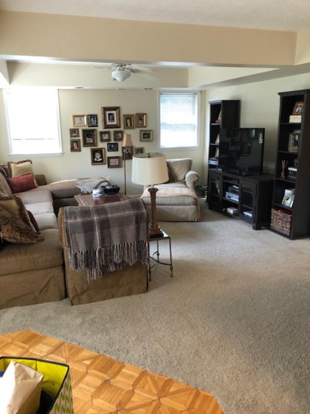 Family Room - 549 Woodview Dr