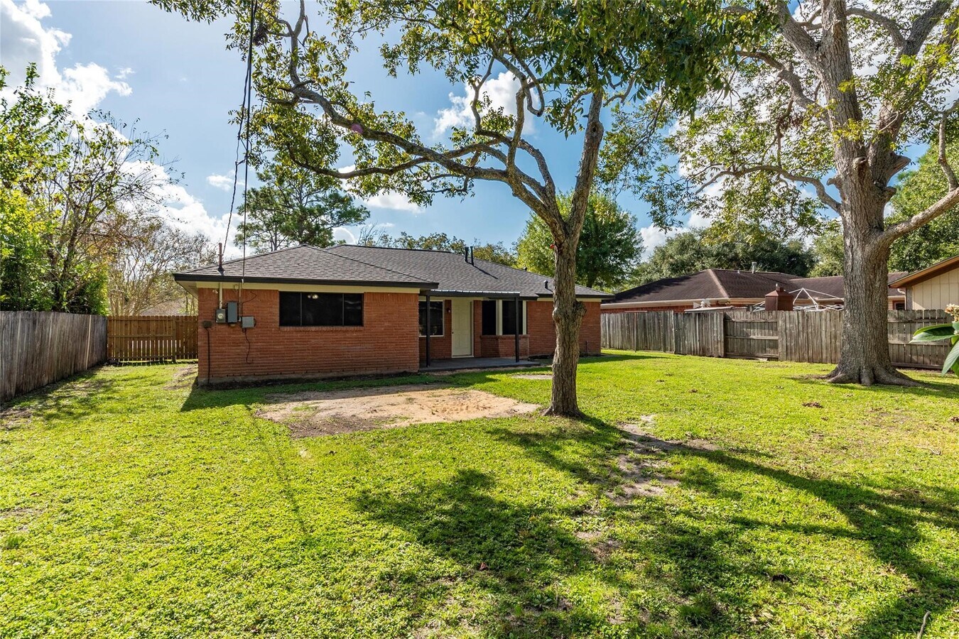 Photo - 2112 Sierra Dr