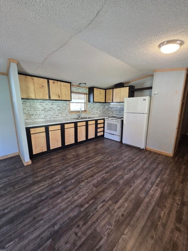 Photo - $1,500 - 2 Bedroom / 1 Bath Creekfront Park Model in Tatham Mountain Park