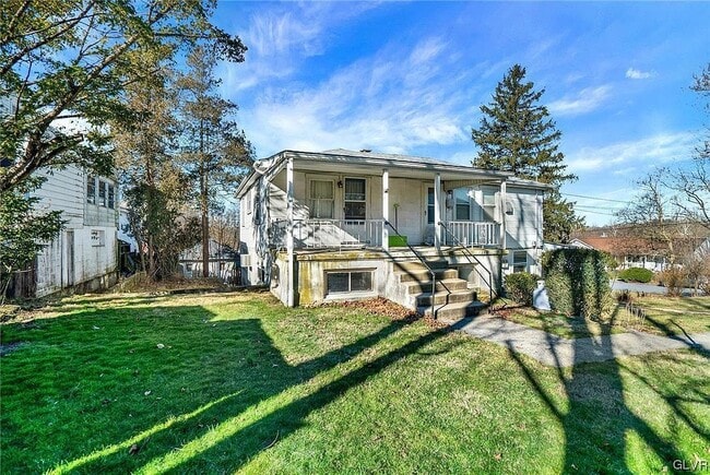 Building Photo - 1406 Beaumont Ave Unit 1