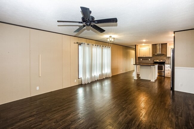 Photo - 106 Barkley Ln