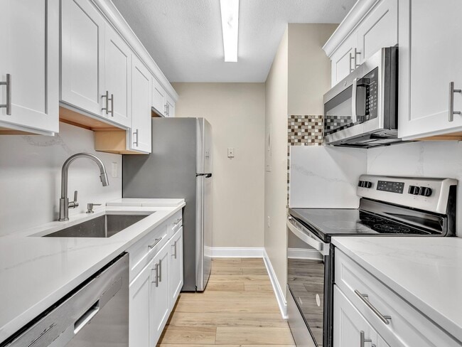 Building Photo - 1163 Lake Terry Dr Unit N