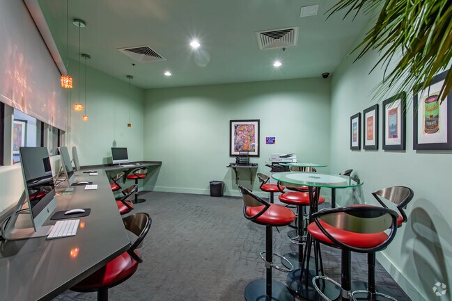 Centro de negocios - Canvas Townhomes Morgantown