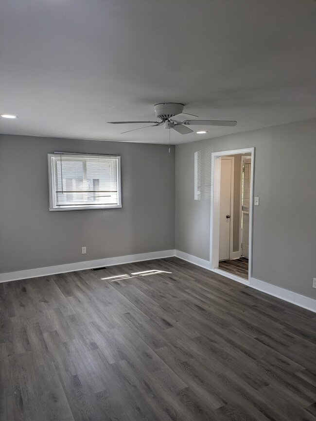 Photo - 806 N Woodland Dr