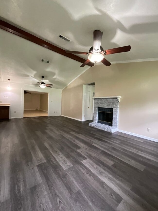 Photo - 106 Burnley Dr