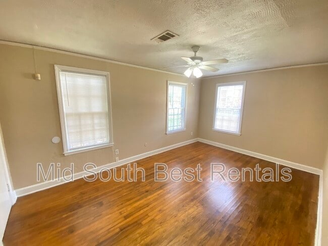 Photo - 2351 Faxon Ave