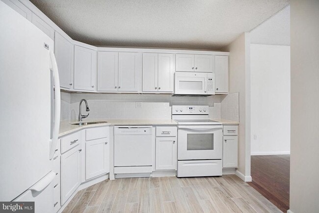 Photo - 241 S 6th St Unit 2306