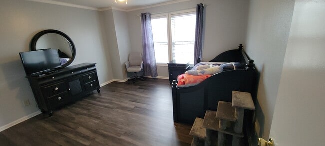 Photo - 10938 Parker Dr