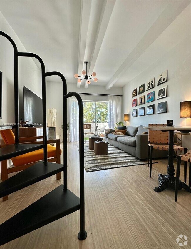 Building Photo - 7801 NE 4th Ct Unit 306 Rental