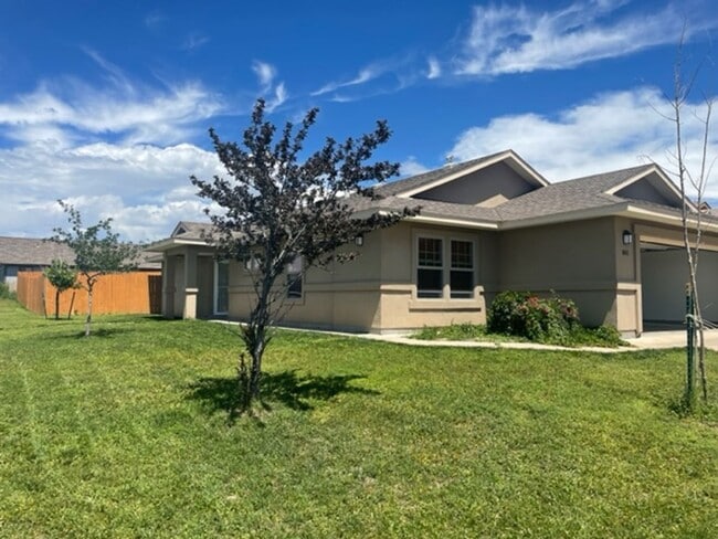 Building Photo - Corner Lot House in Bayfield 3bd/2ba