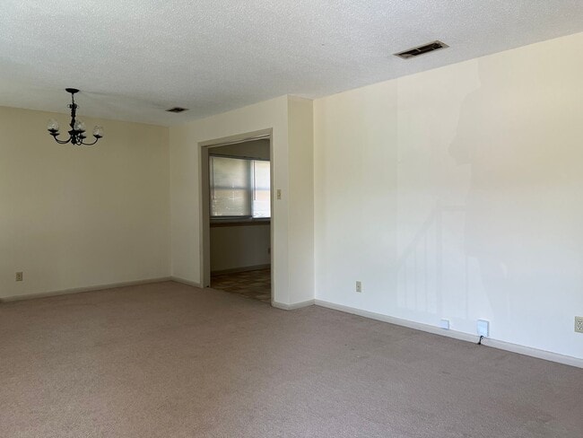 Photo - 4612 N Cypress St