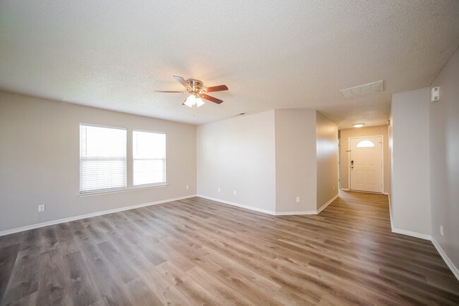 Photo - 3018 Everbloom Way