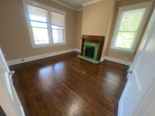 Photo - 1860/1862 Court Avenue Unit 1862