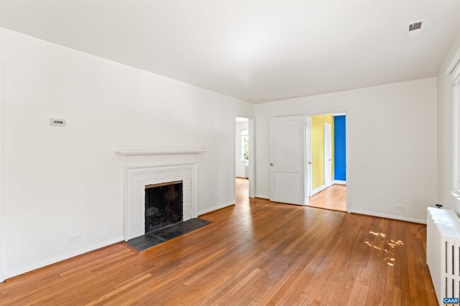 Photo - 1429 Gentry Ln
