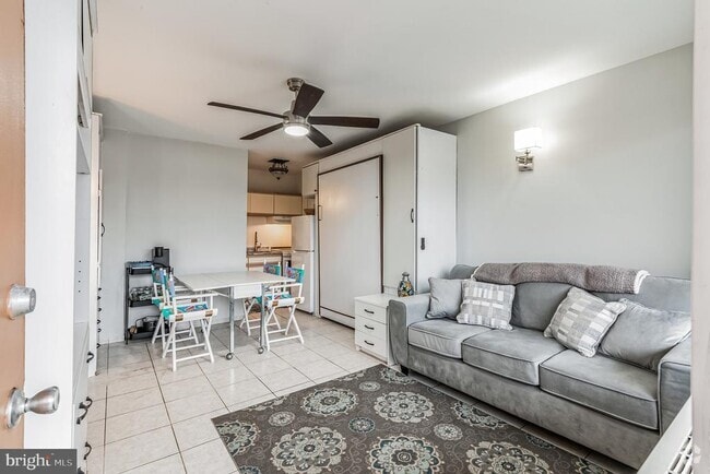 Building Photo - 108 S Montpelier Ave Unit 222 Rental