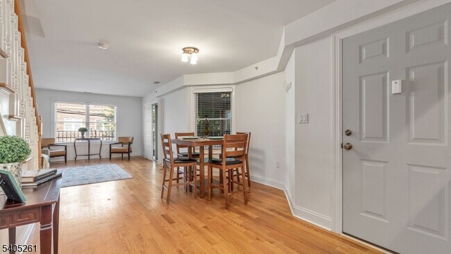 Photo - 112 N Broadway Unit C