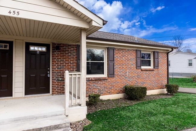 Photo - Look and Lease Special! $200 off rent!!!