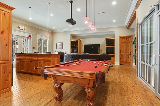 Clubhouse Entertainment Room